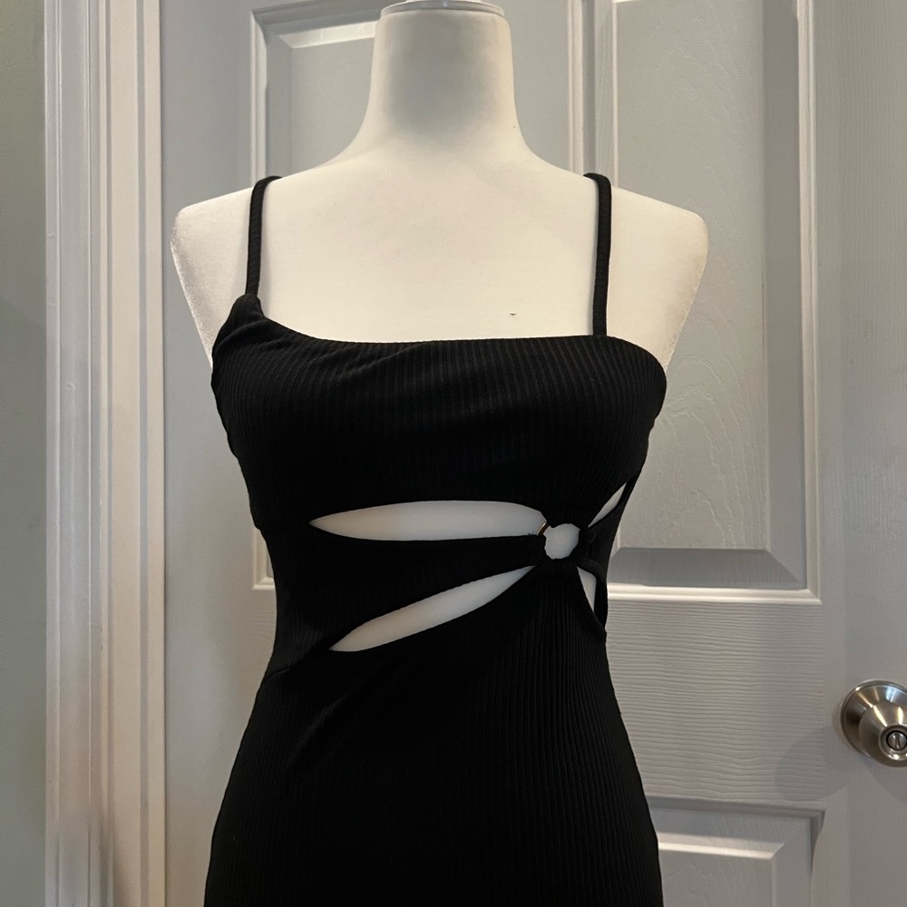 Black dress. New.size S